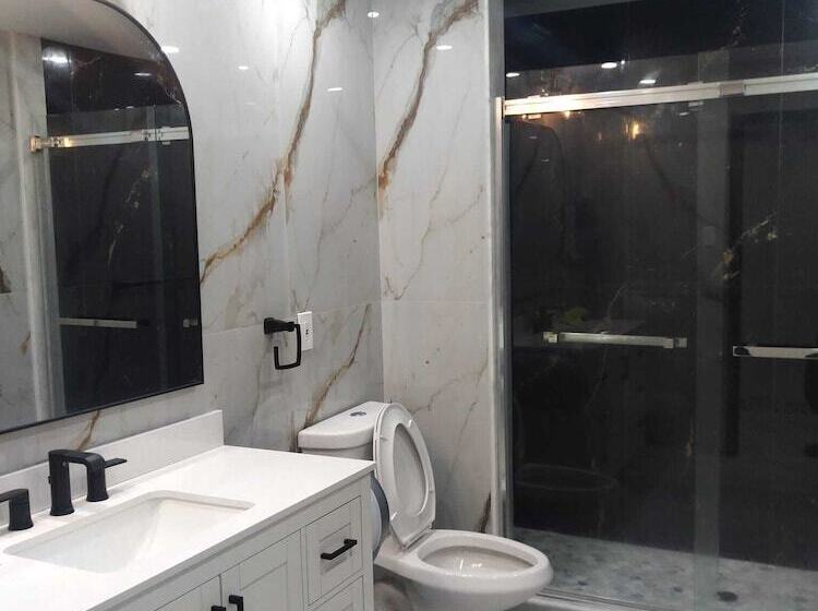 فنادق الكبسولة Amr Hotel Inc