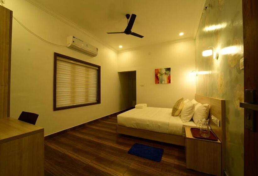 בית מלון כפרי Vrindavan Resort And Spa