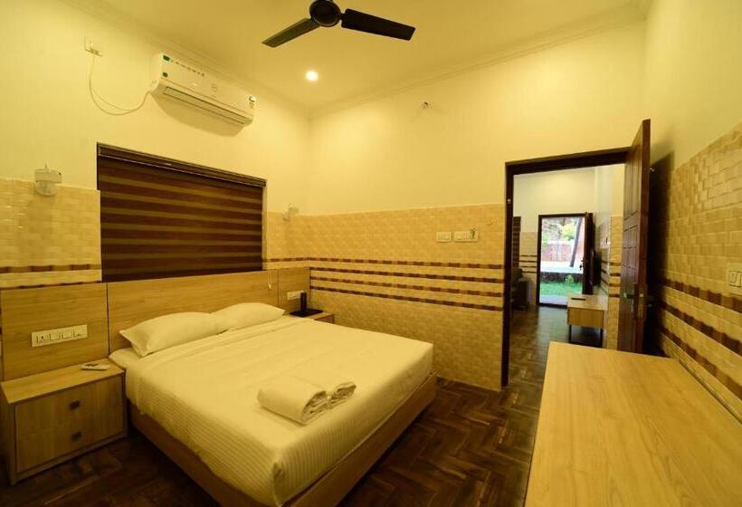 בית מלון כפרי Vrindavan Resort And Spa