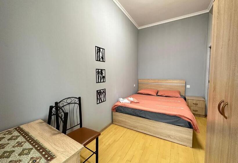 Pensione Monami Guest House