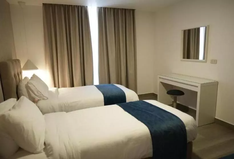 Red Carpet Suites