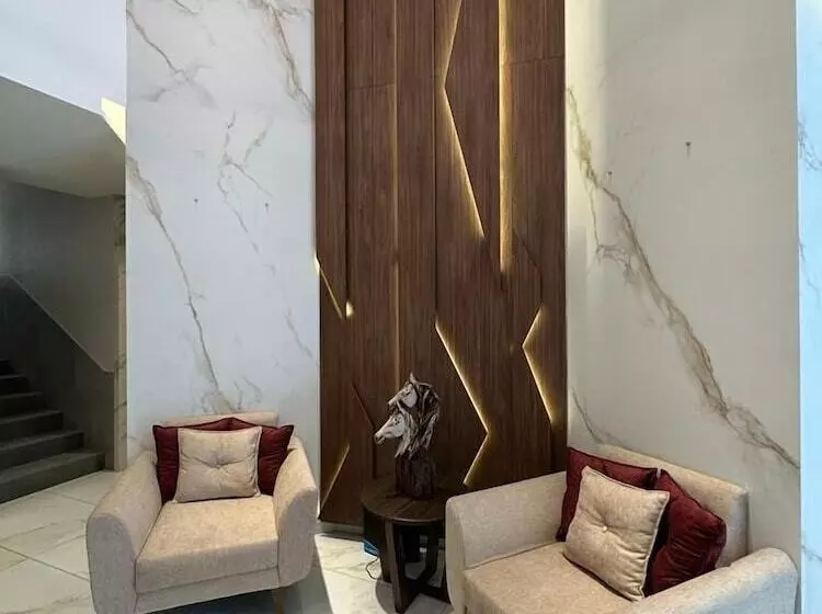 Red Carpet Suites