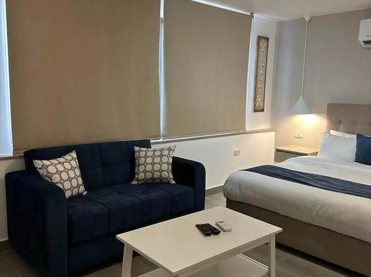 Red Carpet Suites