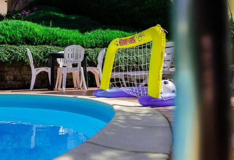 בית מלון כפרי Agriturismo La Castellina