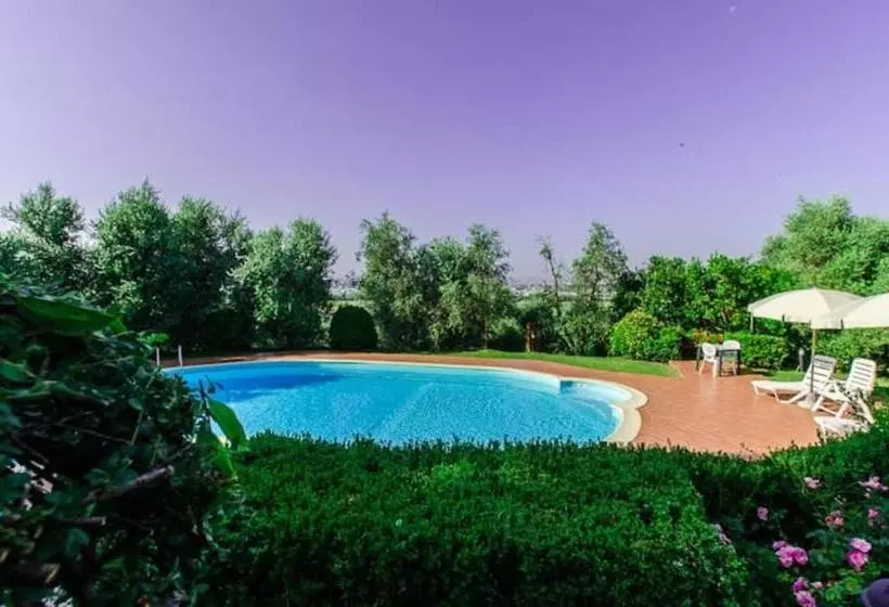 ホテル Agriturismo La Castellina