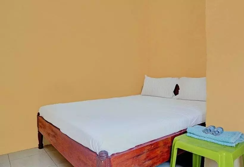 ホテル Spot On 92412 Homestay Eka Fortuna Ranau