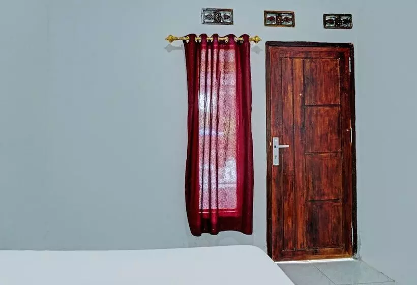 ホテル Spot On 92412 Homestay Eka Fortuna Ranau