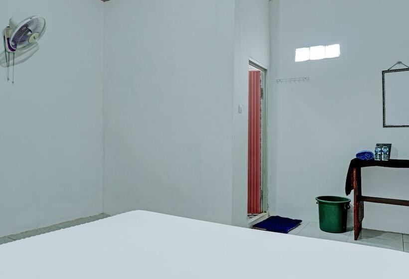 ホテル Spot On 92412 Homestay Eka Fortuna Ranau