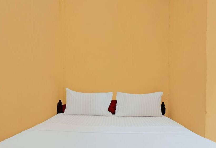 ホテル Spot On 92412 Homestay Eka Fortuna Ranau