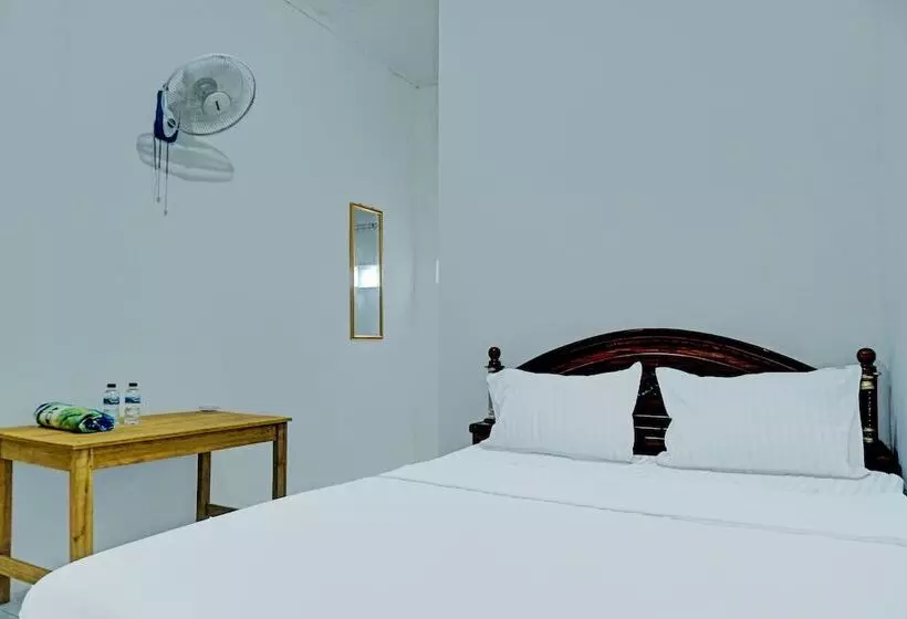 ホテル Spot On 92412 Homestay Eka Fortuna Ranau