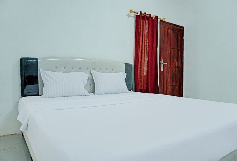 ホテル Spot On 92412 Homestay Eka Fortuna Ranau