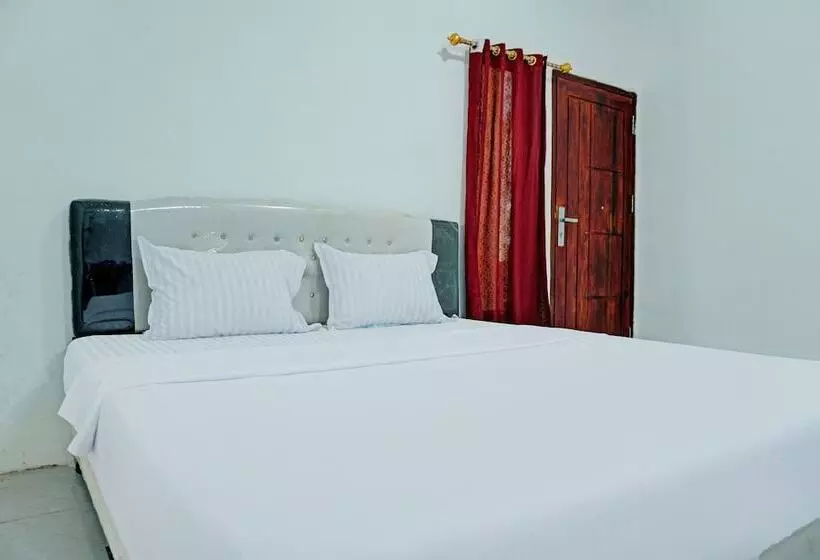 ホテル Spot On 92412 Homestay Eka Fortuna Ranau