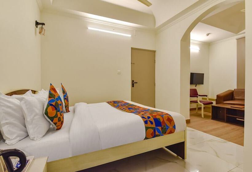 호텔 Townhouse Oak The Tulip Regency