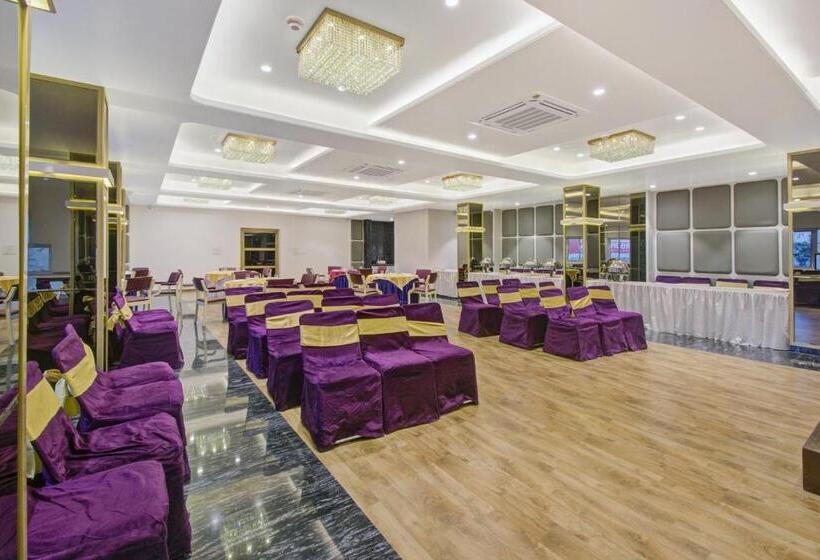 호텔 Townhouse Oak The Tulip Regency