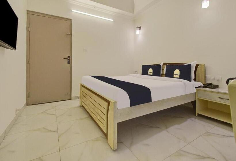 호텔 Townhouse Oak The Tulip Regency