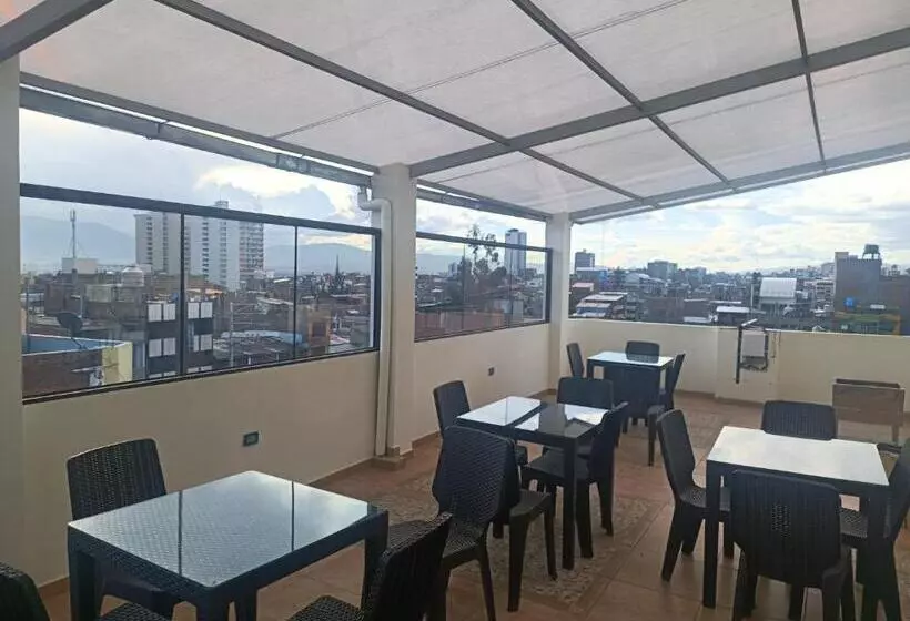 هتل Hostal Samaywasi