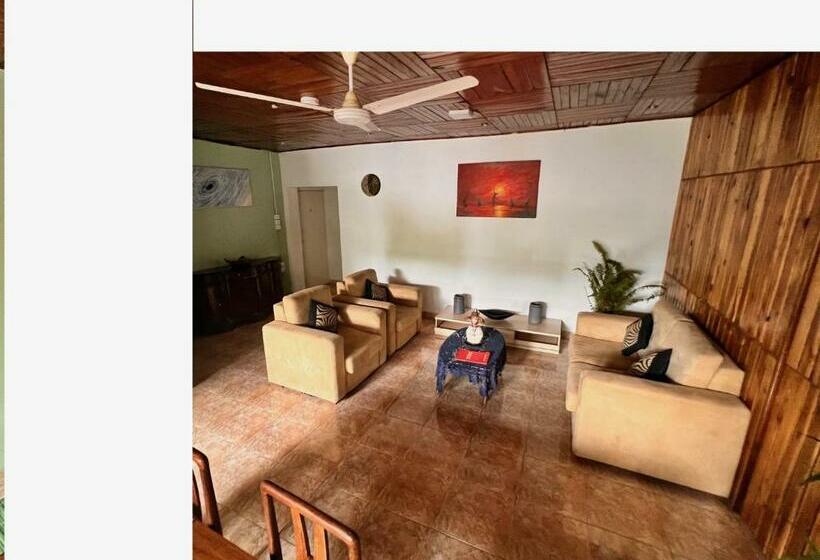 فندق The Lovina Place