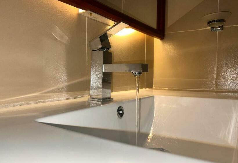 فندق The Lovina Place