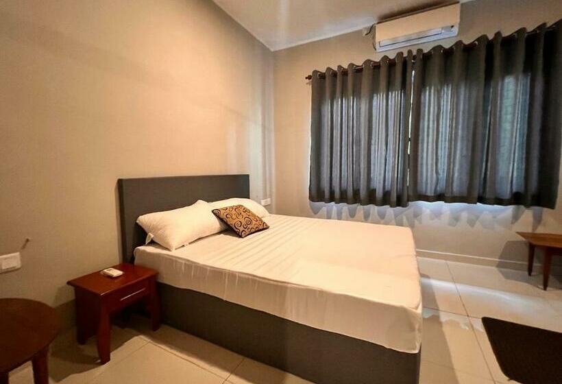 فندق The Lovina Place