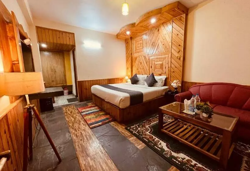 ホテル Hollywood, Manali