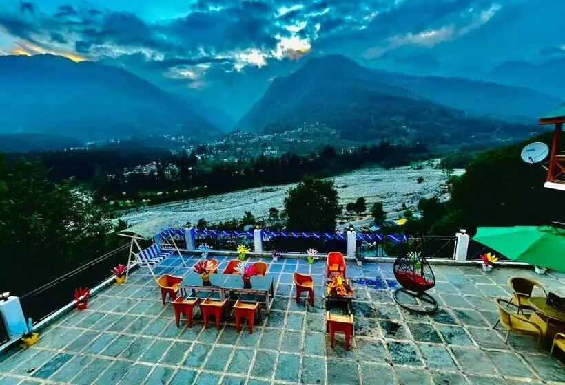 ホテル Hollywood, Manali