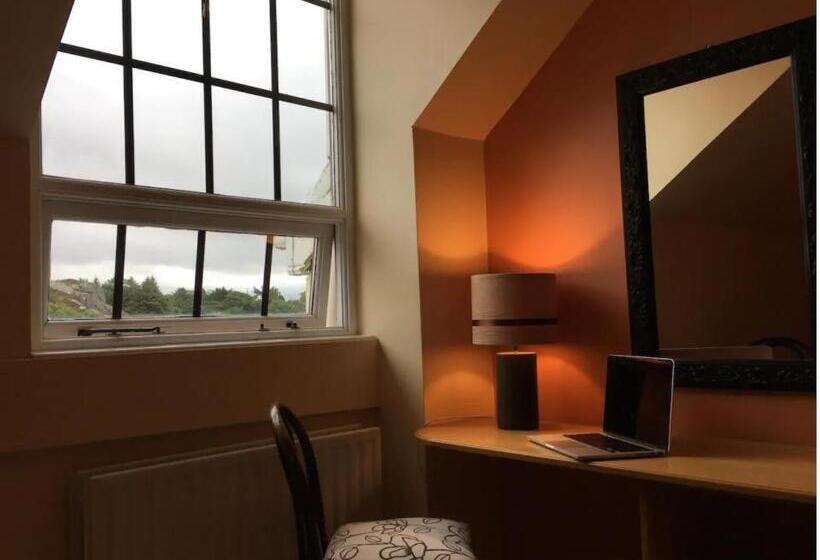 بنسيون The Clady