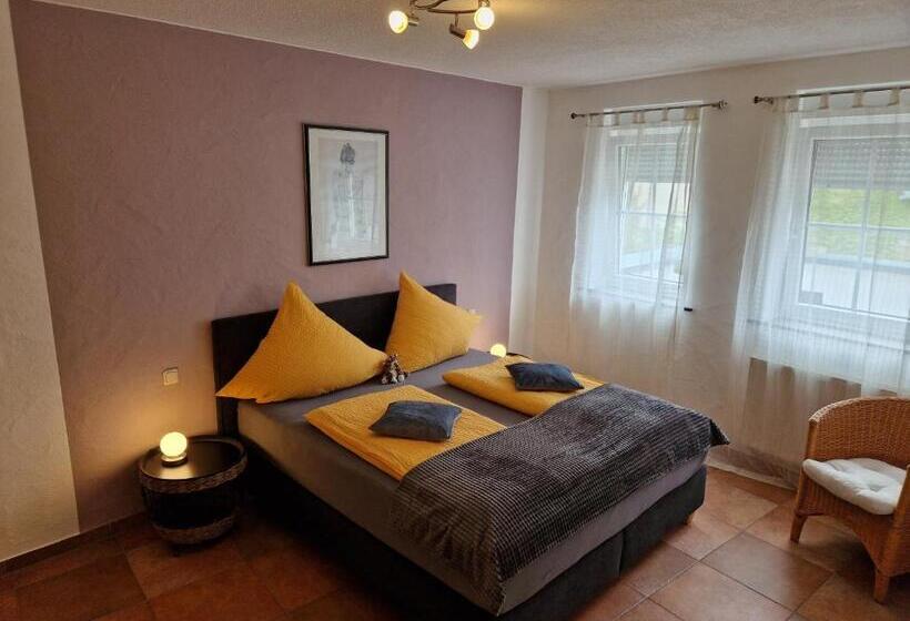 פנסיון Weingut U. Gästehaus Becker