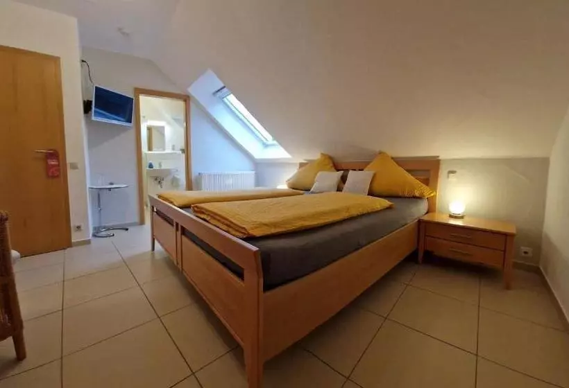 Majatalo Weingut U. Gästehaus Becker