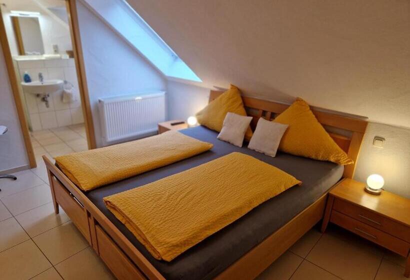 פנסיון Weingut U. Gästehaus Becker