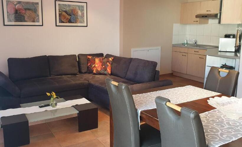 פנסיון Weingut U. Gästehaus Becker