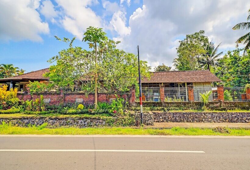 호텔 O Sekar Jagat Near Pantai Baluk Rening