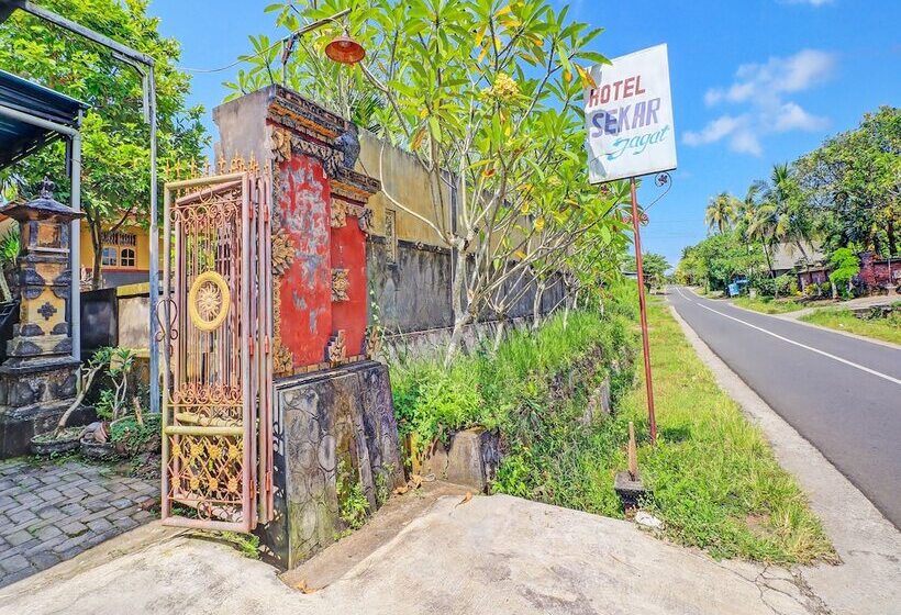 호텔 O Sekar Jagat Near Pantai Baluk Rening
