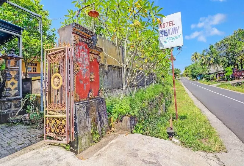 Hotelli O Sekar Jagat Near Pantai Baluk Rening