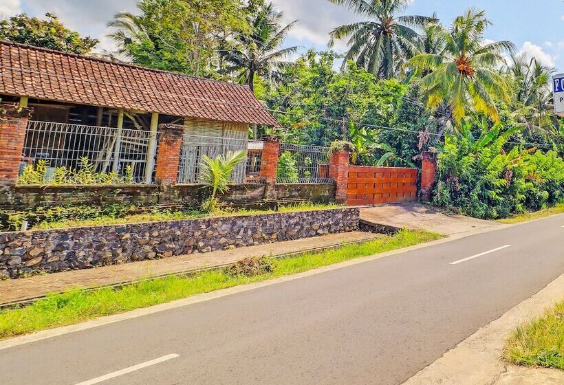 호텔 O Sekar Jagat Near Pantai Baluk Rening