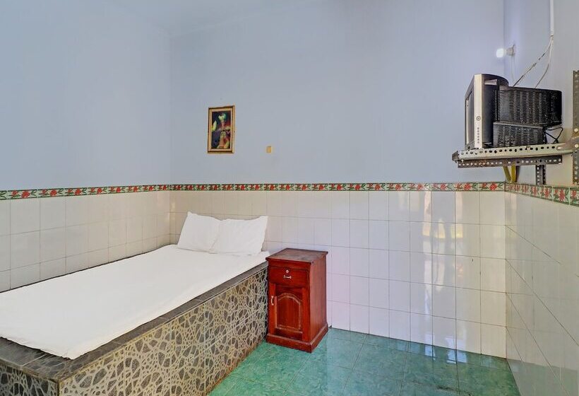 호텔 O Sekar Jagat Near Pantai Baluk Rening