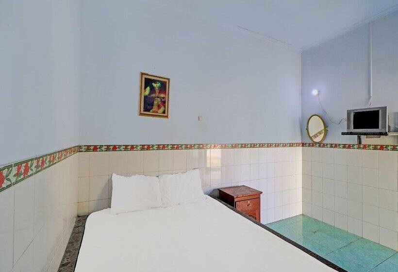 호텔 O Sekar Jagat Near Pantai Baluk Rening