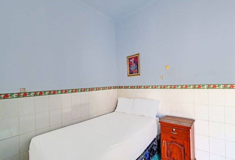 호텔 O Sekar Jagat Near Pantai Baluk Rening