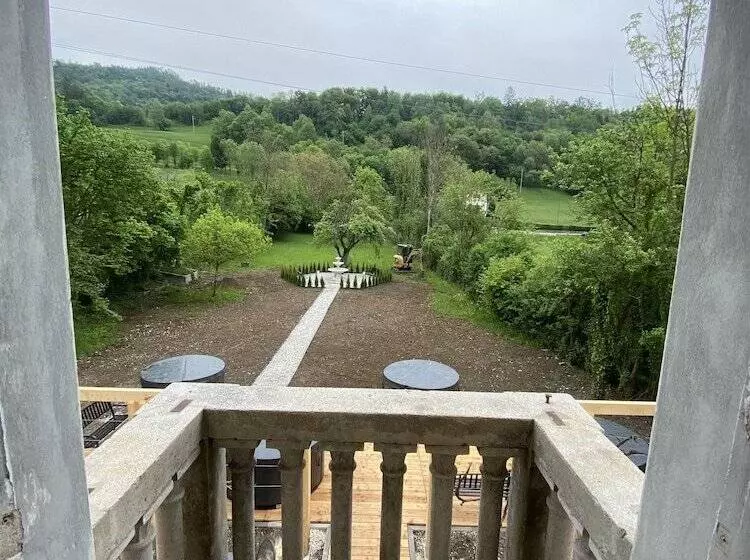 تختخواب و صبحانه Vera Park & Wellness