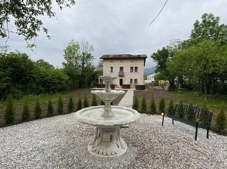 تختخواب و صبحانه Vera Park & Wellness