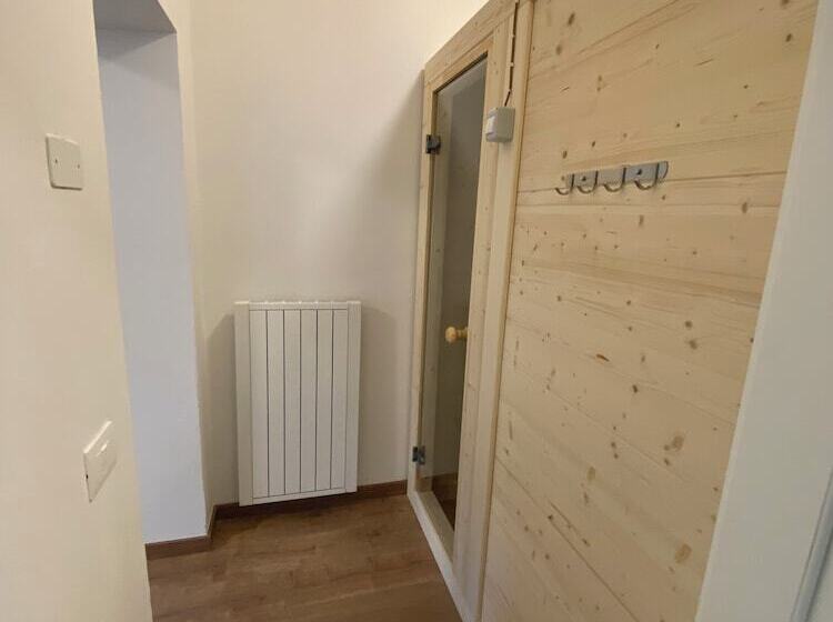 تختخواب و صبحانه Vera Park & Wellness