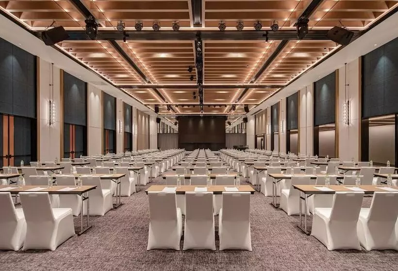 هتل Four Points By Sheraton Taipei Bali