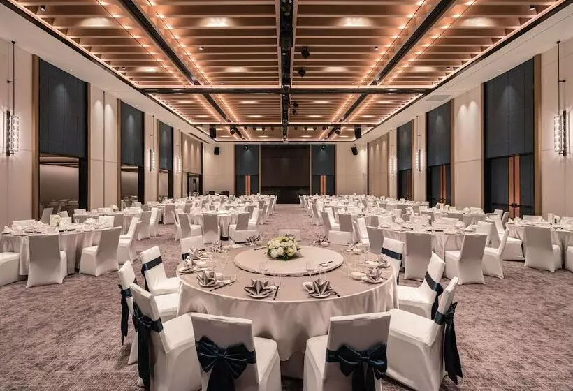 هتل Four Points By Sheraton Taipei Bali