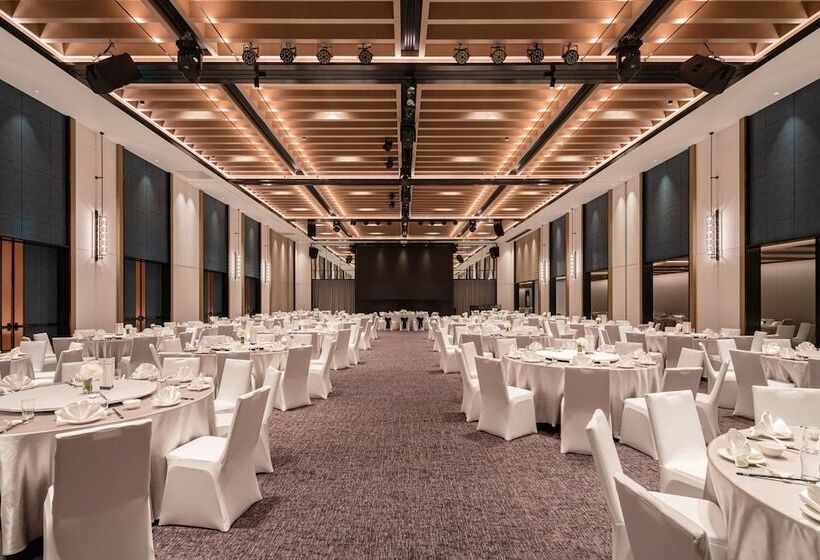 هتل Four Points By Sheraton Taipei Bali