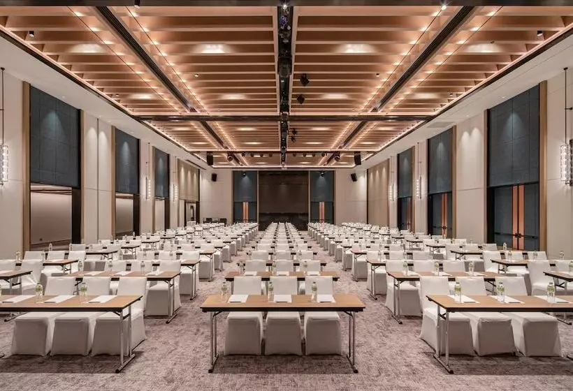 هتل Four Points By Sheraton Taipei Bali