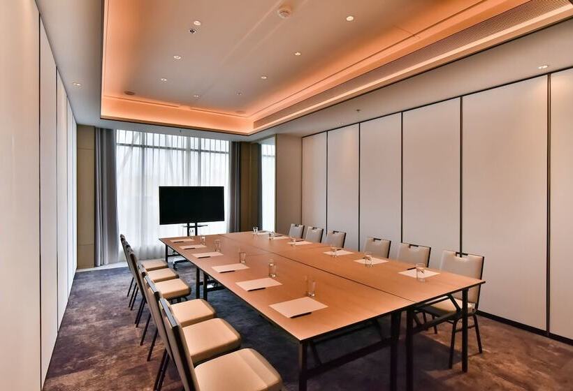 هتل Four Points By Sheraton Taipei Bali