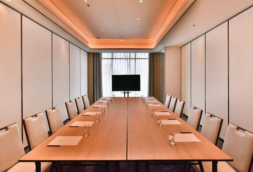 هتل Four Points By Sheraton Taipei Bali