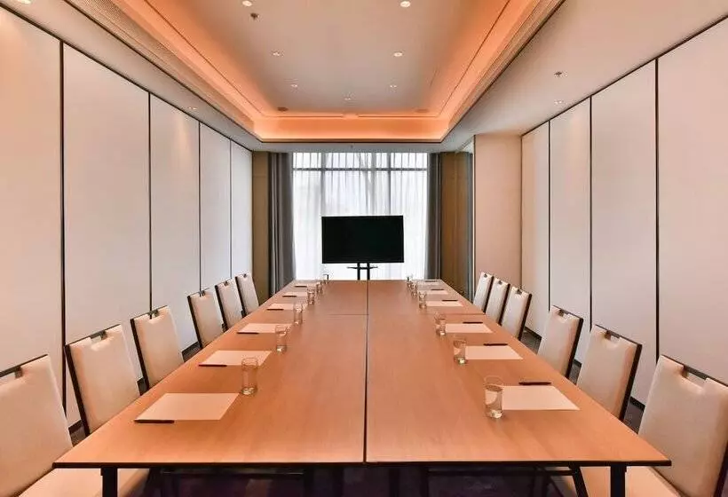 هتل Four Points By Sheraton Taipei Bali