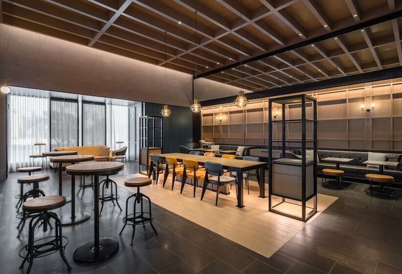 هتل Four Points By Sheraton Taipei Bali