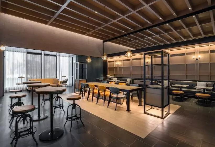 هتل Four Points By Sheraton Taipei Bali