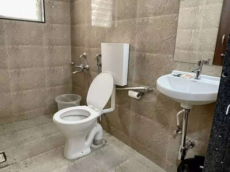 Staybird   Silver Oak, An Apartment Hotel, Kharadi